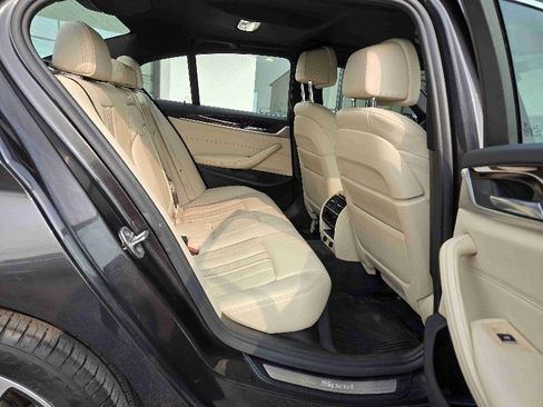 Used 2019 BMW 530i xDrive w/ Convenience Package image 11