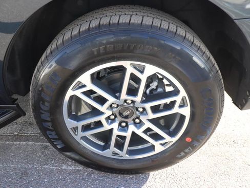 New 2026 Ford Expedition Active image 16