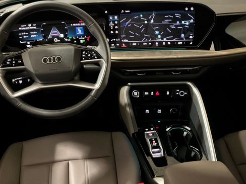 Used 2025 Audi Q5 2.0T Premium w/ Convenience Package image 20