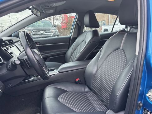 Used 2020 Toyota Camry SE image 9