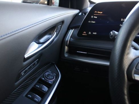 Used 2024 Cadillac XT4 Sport image 25