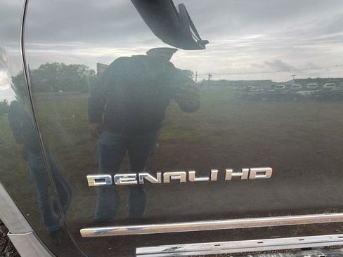 Used 2017 GMC Sierra 2500 Denali w/ Duramax Plus Package AWD/4WD image 35