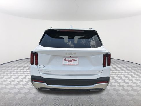 Used 2024 Kia Sorento S AWD/4WD image 16