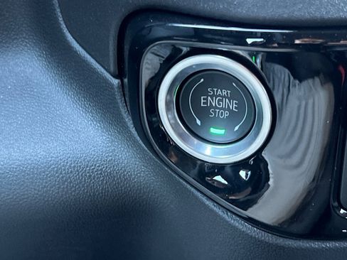 Used 2026 GMC Sierra 2500 SLE w/ SLE Value Package; image 19