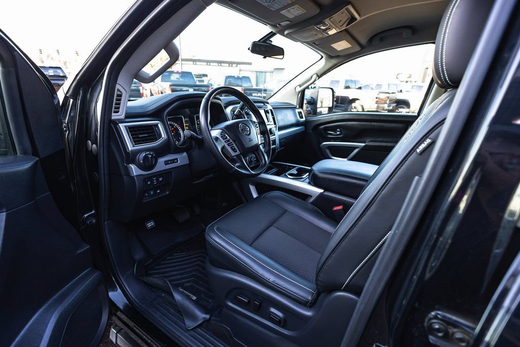 Used 2018 Nissan Titan PRO-4X AWD/4WD image 25