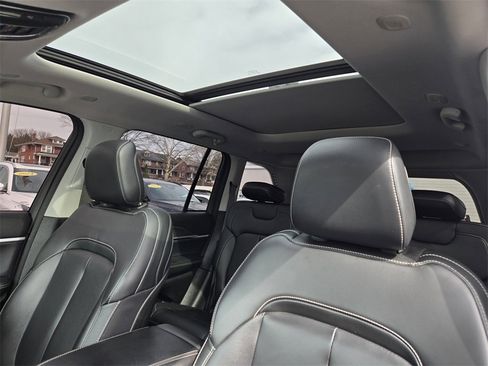 Used 2023 Jeep Grand Cherokee 4WD 4xe image 12