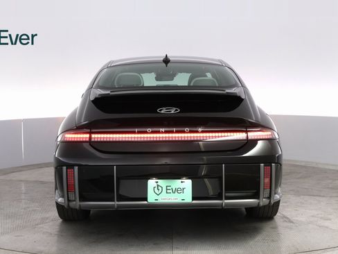 Used 2023 Hyundai Ioniq 6 SEL image 13