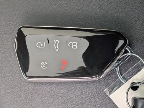 New 2026 Volkswagen Tiguan SE AWD/4WD image 31