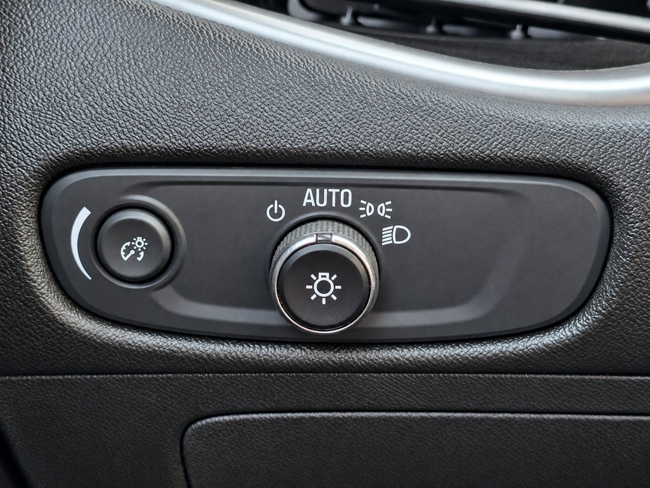 Certified 2024 Chevrolet Malibu LT FWD image 23