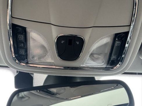 Used 2019 Jeep Cherokee Limited w/ Luxury Group image 31