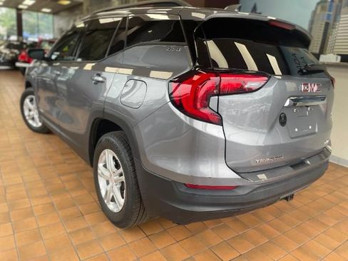 Used 2018 GMC Terrain SLE w/ Driver Convenience Package AWD/4WD image 4