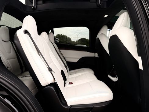Used 2023 Tesla Model X AWD/4WD image 34