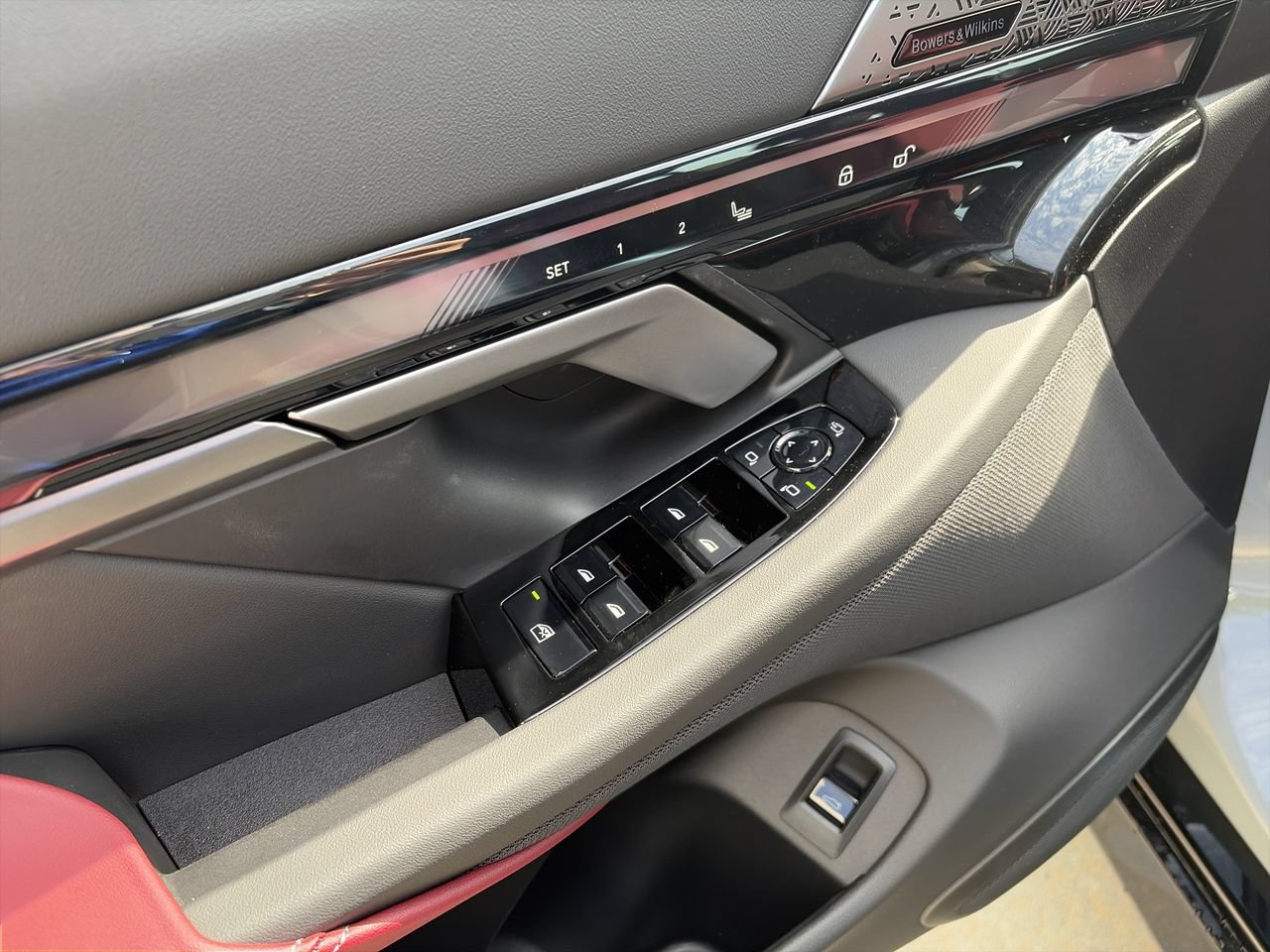 Used 2027 BMW 530i w/ M Sport Package RWD image 19