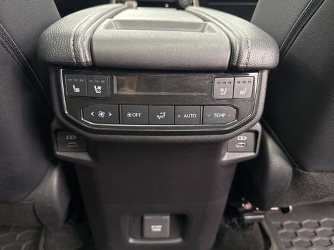 Used 2025 Toyota Grand Highlander AWD Hybrid image 35