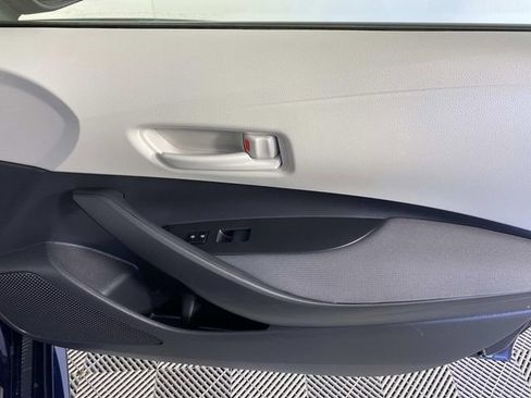 Used 2025 Toyota Corolla LE FWD image 23