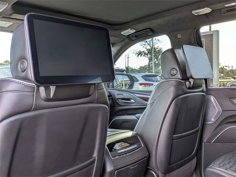 Used 2024 Cadillac Escalade Sport Platinum w/ LPO, ONYX Package image 14
