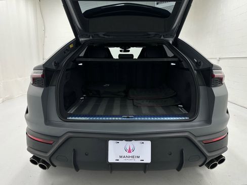 Used 2025 Lamborghini Urus SE image 43