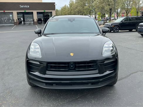 Used 2024 Porsche Macan AWD/4WD image 3