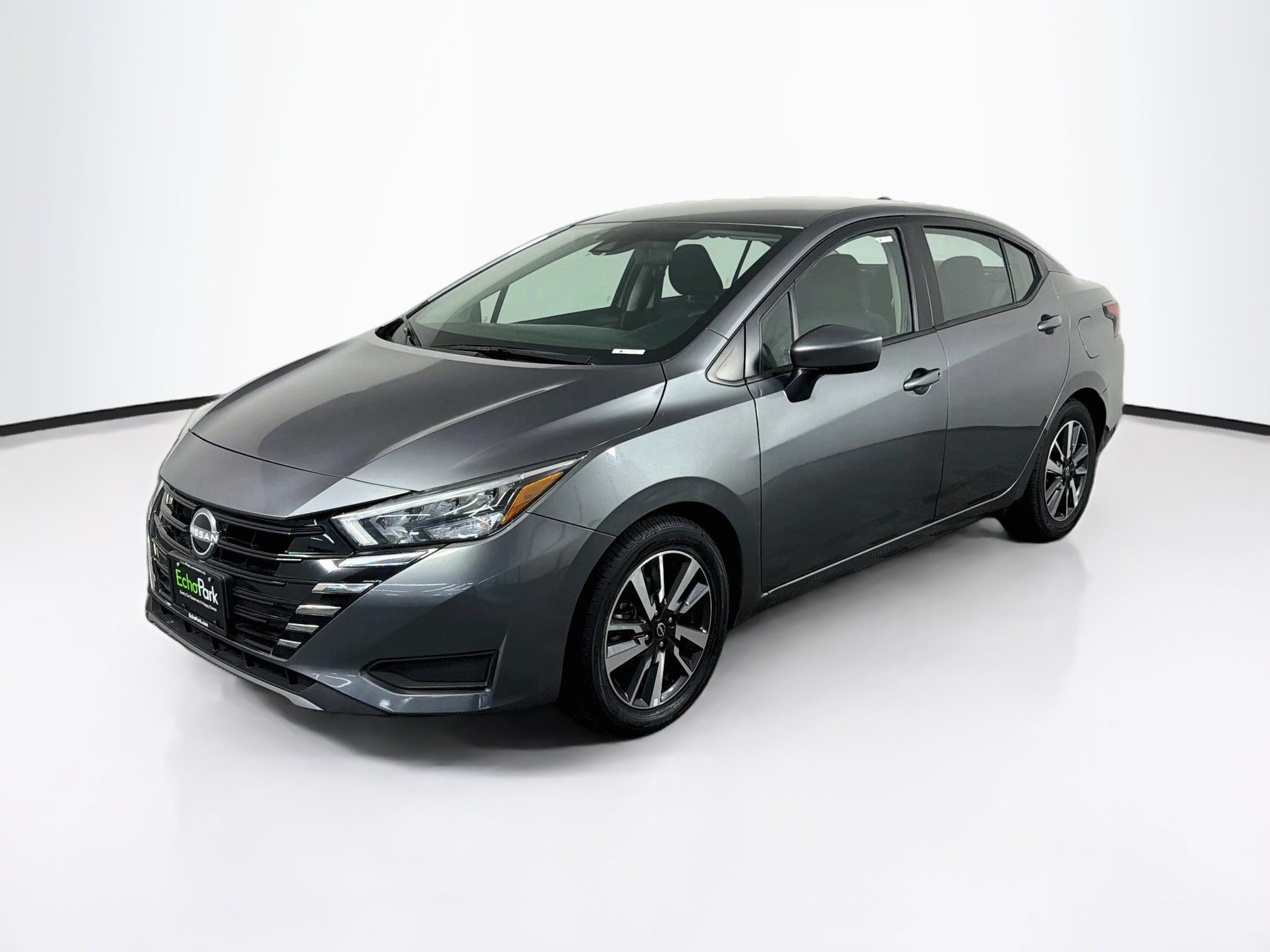 Used 2025 Nissan Versa SV FWD image 3