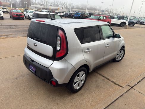 Used 2016 Kia Soul image 5