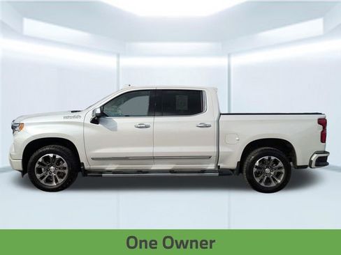 Used 2023 Chevrolet Silverado 1500 High Country w/ Technology Package AWD/4WD image 2