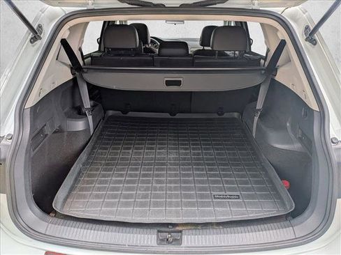 Used 2020 Volkswagen Tiguan SE image 6