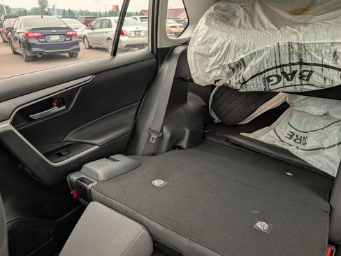 Used 2023 Toyota RAV4 XLE w/ Convenience Package AWD/4WD image 12