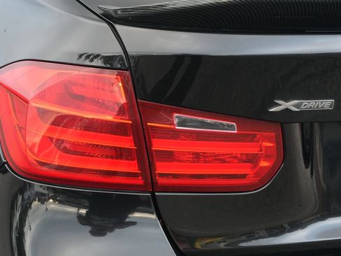 Used 2014 BMW 335i xDrive Sedan w/ Technology Package AWD/4WD image 9