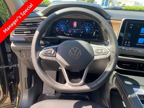 New 2026 Volkswagen Atlas SE FWD image 14