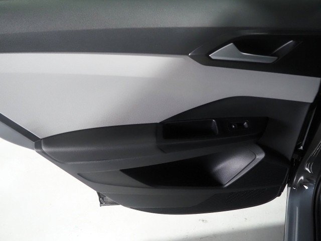 Used 2023 Volkswagen Taos SE w/ Sunroof Package w/ Panoramic Sunroof Package FWD image 46