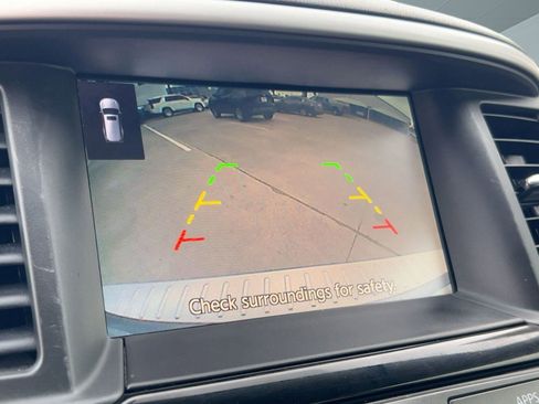 Used 2020 Nissan Pathfinder S image 25