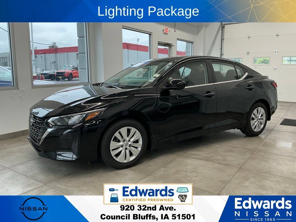 Used 2025 Nissan Sentra S w/ Lighting Package FWD image 5