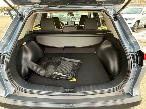 Certified 2022 Toyota Corolla Cross LE image 28