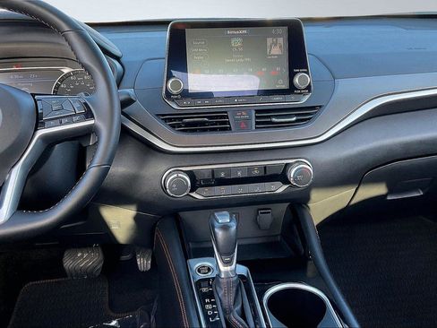 Certified 2025 Nissan Altima 2.5 SR image 7