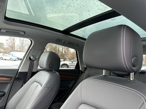 Used 2023 Audi Q5 2.0T Premium w/ Convenience Package image 15