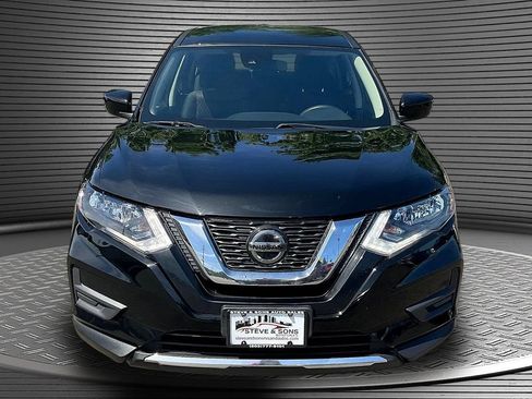 Used 2020 Nissan Rogue S FWD image 2