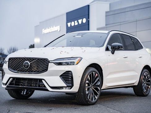 New 2026 Volvo XC60 B5 Ultra w/ Climate Package image 3