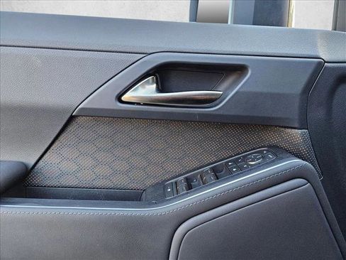 Used 2025 Lexus GX 550 w/ Accessory Package (2T) image 9