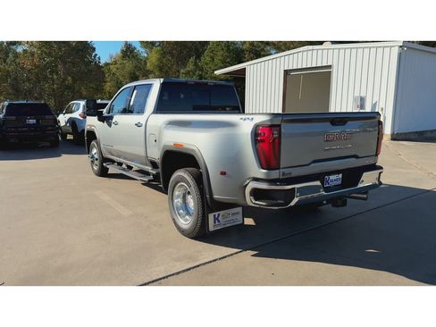 New 2026 GMC Sierra 3500 SLT w/ SLT Convenience Package image 7