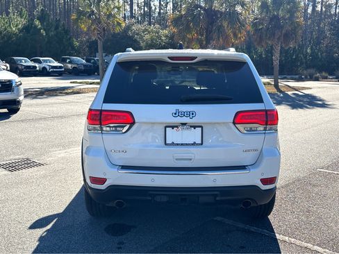 Used 2018 Jeep Grand Cherokee Limited w/ Trailer Tow Group IV image 29