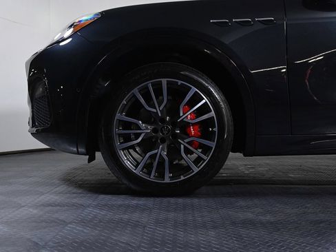 Used 2025 Maserati Grecale GT AWD/4WD image 25