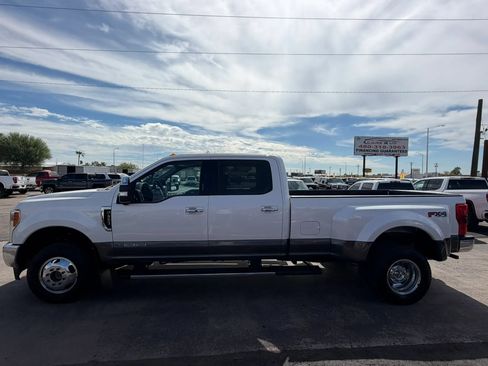 Used 2017 Ford F350 Lariat w/ Lariat Ultimate Package AWD/4WD image 4