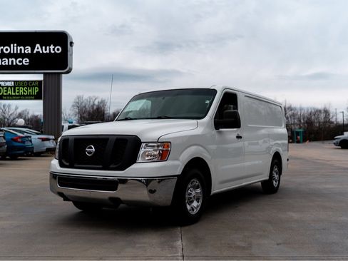 Used 2020 Nissan NV 2500 SV image 1