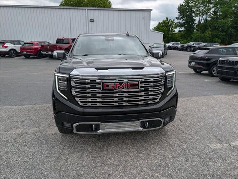 Used 2023 GMC Sierra 1500 Denali w/ Denali Reserve Package AWD/4WD image 8