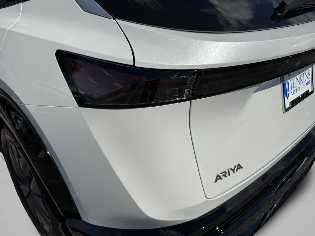 Used 2024 Nissan Ariya FWD image 17