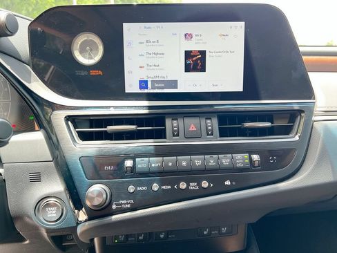 Used 2025 Lexus ES 350 w/ Premium Package FWD image 17
