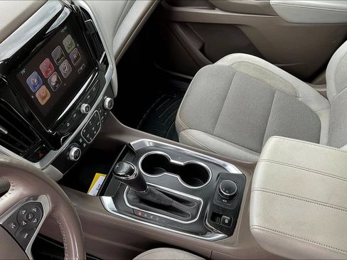 Used 2019 Chevrolet Traverse LT FWD image 9