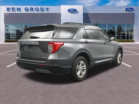Used 2021 Ford Explorer XLT w/ Equipment Group 202A AWD/4WD image 11