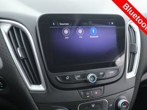 Used 2022 Chevrolet Malibu RS FWD image 3