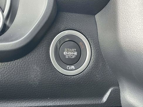 New 2026 RAM 1500 4x4 Crew Cab image 32